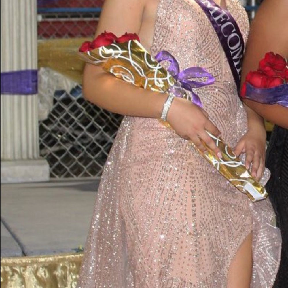 Dress - Picture 2 of 2